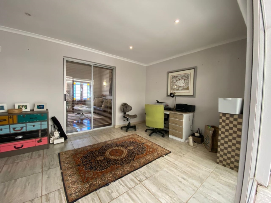 3 Bedroom Property for Sale in Sandbaai Western Cape